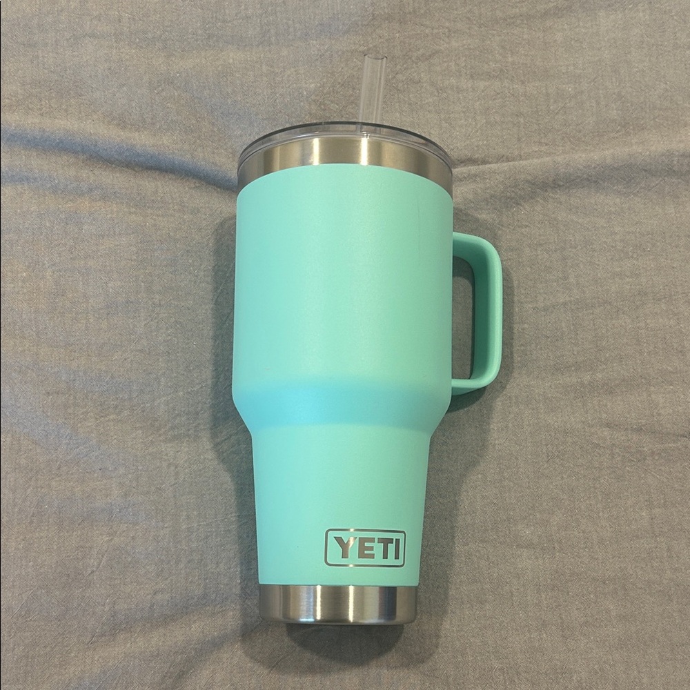 YETI rambler 35 oz straw mug